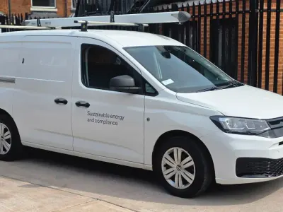 Usado VW Caddy 102 CV (75 kW) 2024 Blanco Monovolumen