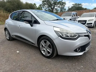Used Renault Clio Dynamique 90 HP (66 kW) 2014 Silver Hatchback