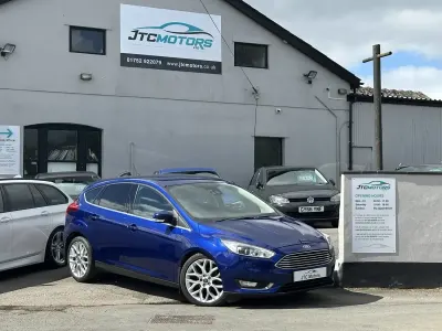 Usado Ford Focus Titanium X 120 HP (88 kW) 2015 Azul Citadino