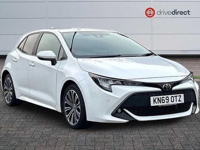 Used Toyota Corolla Design 116 HP (85 kW) 2019 White Hatchback