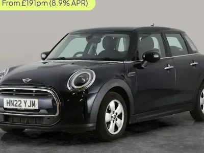 Używany Mini Cooper Classic 136 KM (100 kW) 2022 Czarny Hatchback
