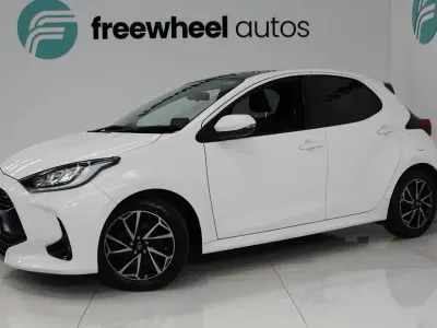 Second-hand Toyota Yaris Hybrid Design 116 CP (85 kW) 2022 Alb Hatchback