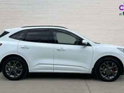 Used Ford Kuga ST-Line 150 HP (110 kW) 2022 White SUV