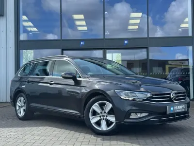 Begagnad VW Passat SE 150 HK (110 kW) 2022 Grå Kombi