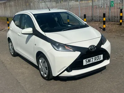 Used Toyota Aygo X-play 69 HP (50 kW) 2017 White Hatchback