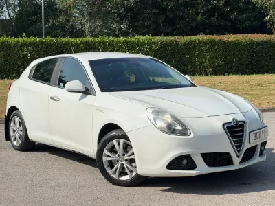 Used Alfa Romeo Giulietta Lusso 170 HP (125 kW) 2011 White Hatchback