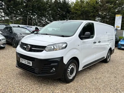 Used Vauxhall Vivaro 100 HP (73 kW) 2022 White MPV