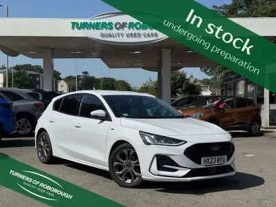 Used Ford Focus ST-Line 2023 White Hatchback