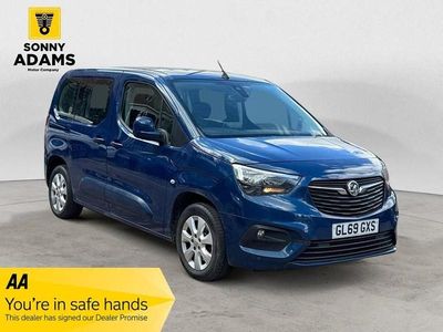 Second-hand Vauxhall Combo 2020 Albastru Monovolum
