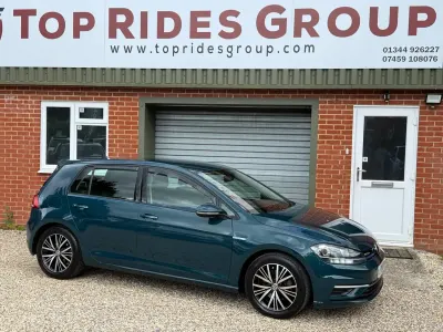 Used VW Golf VII SE 130 HP (95 kW) 2018 Green Hatchback