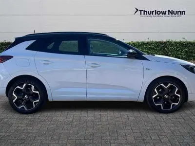 Używany Vauxhall Grandland X Ultimate 130 KM (95 kW) 2023 Biały SUV