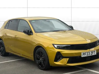 Used Vauxhall Astra 130 HP (95 kW) 2023 Yellow/black Hatchback