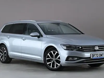 Used VW Passat SEL 150 HP (110 kW) 2023 Silver Estate