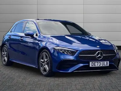 Begagnad Mercedes A200 Executive 163 HK (119 kW) 2023 Blå Halvkombi