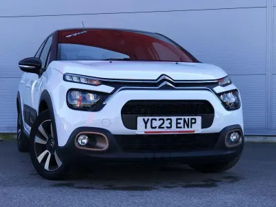 Begagnad Citroën C3 PureTech 82 HK (60 kW) 2023 Vit Halvkombi