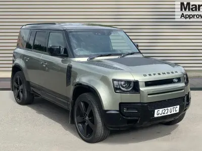 Used Land Rover Defender SE 249 HP (183 kW) 2023 Pangea green metallic SUV