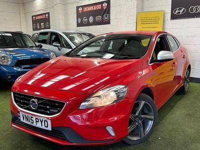 Used Volvo V40 R-Design 115 HP (84 kW) 2015 Red Hatchback