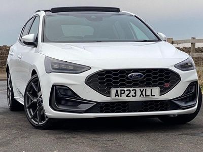 Frozen white Used 2023 Ford Focus ST Hatchback | £26,990 (Expensive)