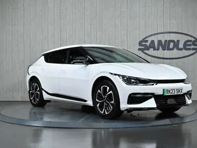 Begagnad Kia EV6 GT-Line 167 kW (228 HK) 2023 Vit SUV