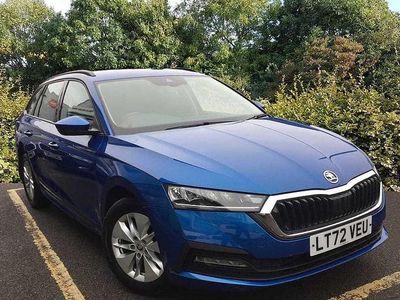 Race blue metallic Used 2022 Skoda Octavia SE Estate | £18,490 (Fair price)