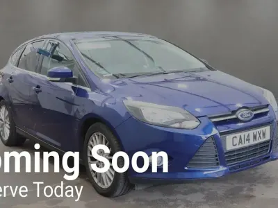 Used Ford Focus Zetec 2014 Blue Hatchback