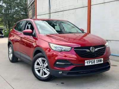 Used Vauxhall Grandland X 130 HP (95 kW) 2018 Red SUV