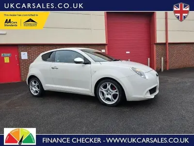 Gebraucht Alfa Romeo MiTo Distinctive 85 PS (62 kW) 2014 Weiß Kleinwagen