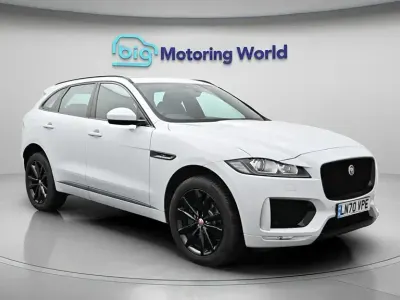 Begagnad Jaguar F-Pace Chequered Flag 180 HK (132 kW) 2020 Vit SUV