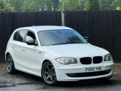 Begagnad BMW 118 Sport Line 2010 Vit Halvkombi
