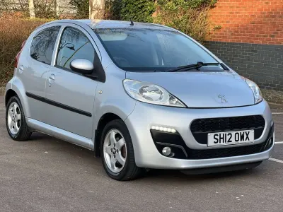Second-hand Peugeot 107 Allure 68 CP (50 kW) 2012 Argintiu Hatchback