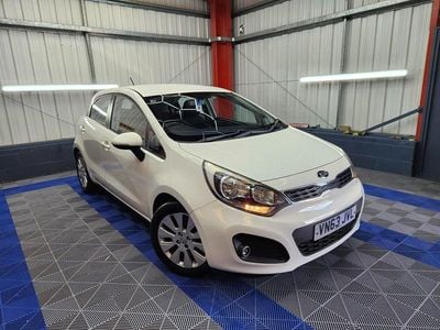 Used Kia Rio 2013 White Hatchback