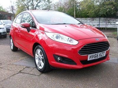 Usado Ford Fiesta Zetec 2016 Vermelho Citadino