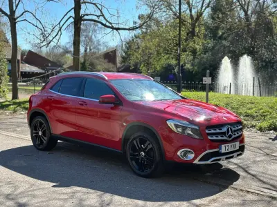 Begagnad Mercedes GLA200 2017 Röd SUV