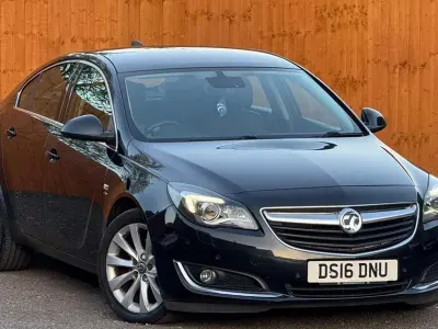 Używany Vauxhall Insignia Elite 170 KM (125 kW) 2016 Czarny Hatchback