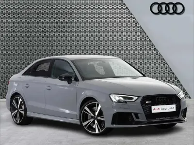 Begagnad Audi RS3 Design 400 HK (294 kW) 2018 Grå Sedan