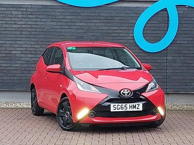 Used Toyota Aygo X-play 68 HP (50 kW) 2015 Red Hatchback