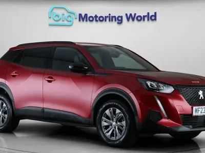 Käytetty Peugeot 2008 Active+ 101 HP (74 kW) 2023 Katumaasturi