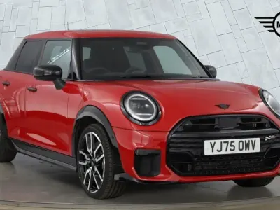 Used Mini Cooper Hatch 113 kW (154 HP) 2025 Red Hatchback