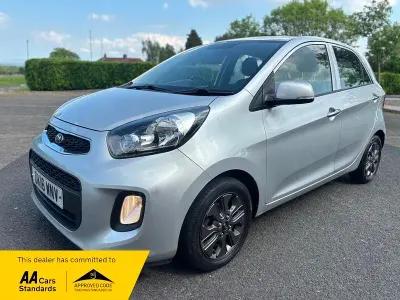 Used Kia Picanto 65 HP (47 kW) 2016 Silver Hatchback