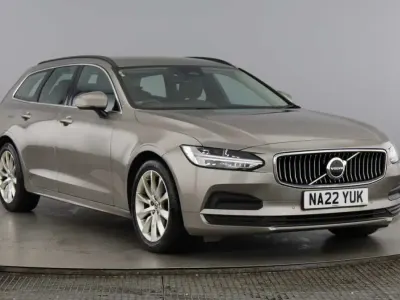 Used Volvo V90 Momentum 197 HP (144 kW) 2022 Pebble grey Estate