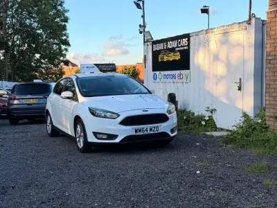 Used Ford Focus Zetec 125 HP (91 kW) 2014 White Hatchback
