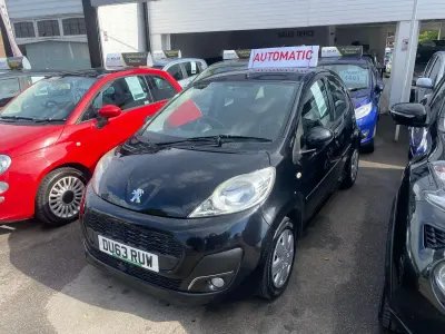 Używany Peugeot 107 Active 68 KM (50 kW) 2013 Czarny Hatchback