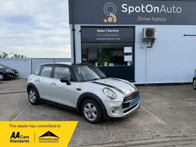 Używany Mini Cooper Hatch 136 KM (100 kW) 2017 Srebrny Hatchback