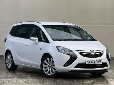 Used Vauxhall Zafira 120 HP (88 kW) 2014 White MPV
