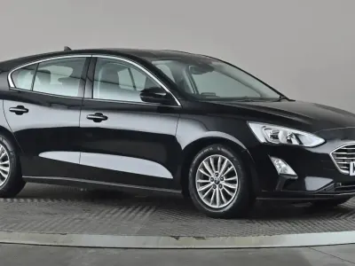 Begagnad Ford Focus Titanium 125 HK (91 kW) 2019 Svart Halvkombi