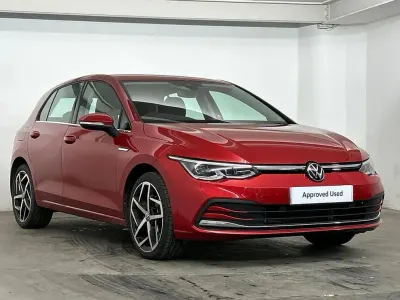 Used VW Golf VIII Style 147 HP (108 kW) 2023 Red Hatchback