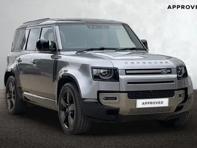 Used Land Rover Defender HSE Dynamic 300 HP (220 kW) 2024 Eiger grey SUV