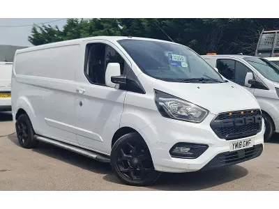 Used Ford Transit Custom Limited 130 HP (95 kW) 2018 White Van
