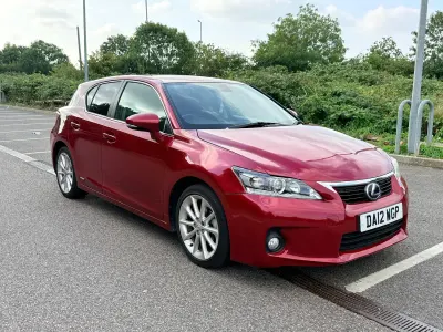 Used Lexus CT200h 134 HP (98 kW) 2012 Red Hatchback