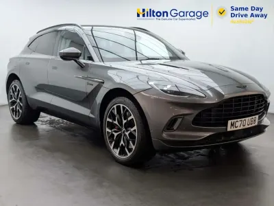 Usado Aston Martin DBX 550 CV (404 kW) 2020 Plateado SUV